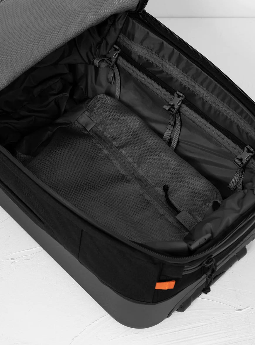Mystery Ranch Mission Wheelie 40 Suitcase - Black - Sportandleisure.com