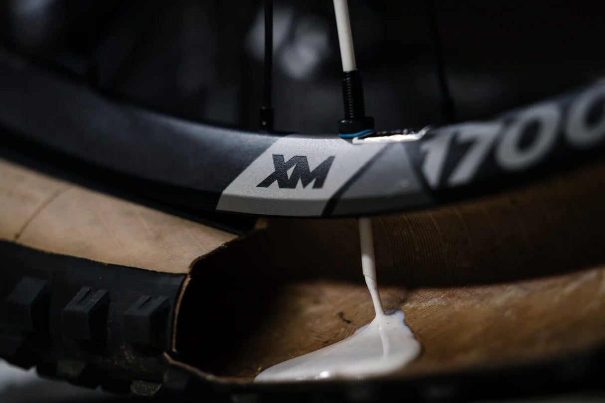 milKit Compact Kit - Tubeless Valve Set with Injector - Choose Valve Length - Sportandleisure.com