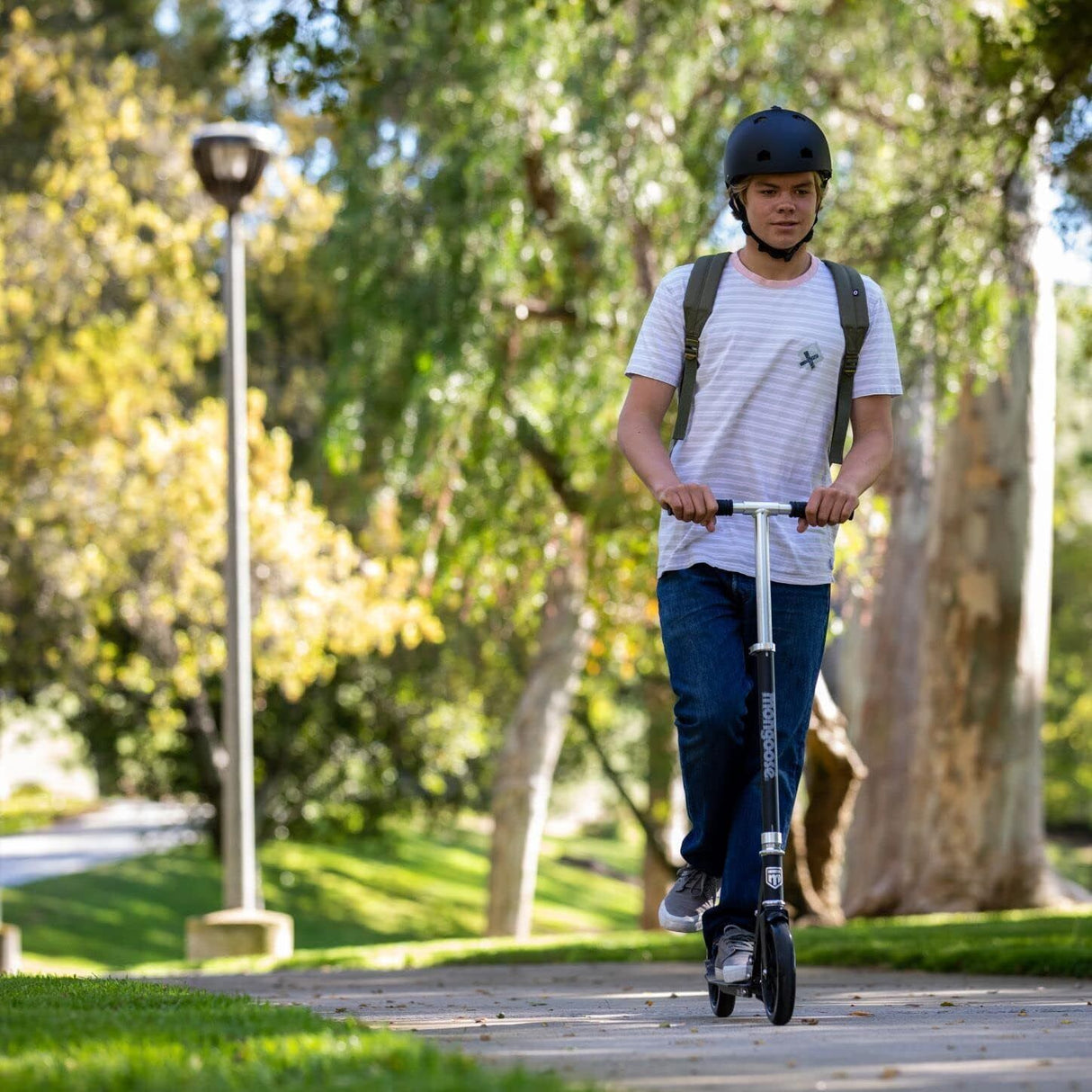 Mongose Trace 200 Folding Push/Kick Scooter - Black & Grey - Sportandleisure.com