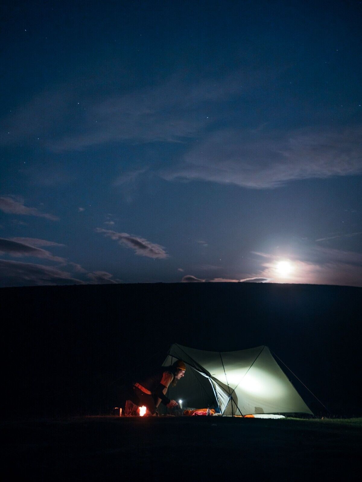 Knog PWR Explorer Flashlight - 2000 Lumens - Sportandleisure.com