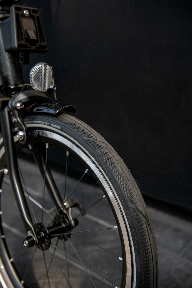 Continental Contact 16" x 1.35" Brompton Folding Bike Tyre - Reflective Bead - Sportandleisure.com