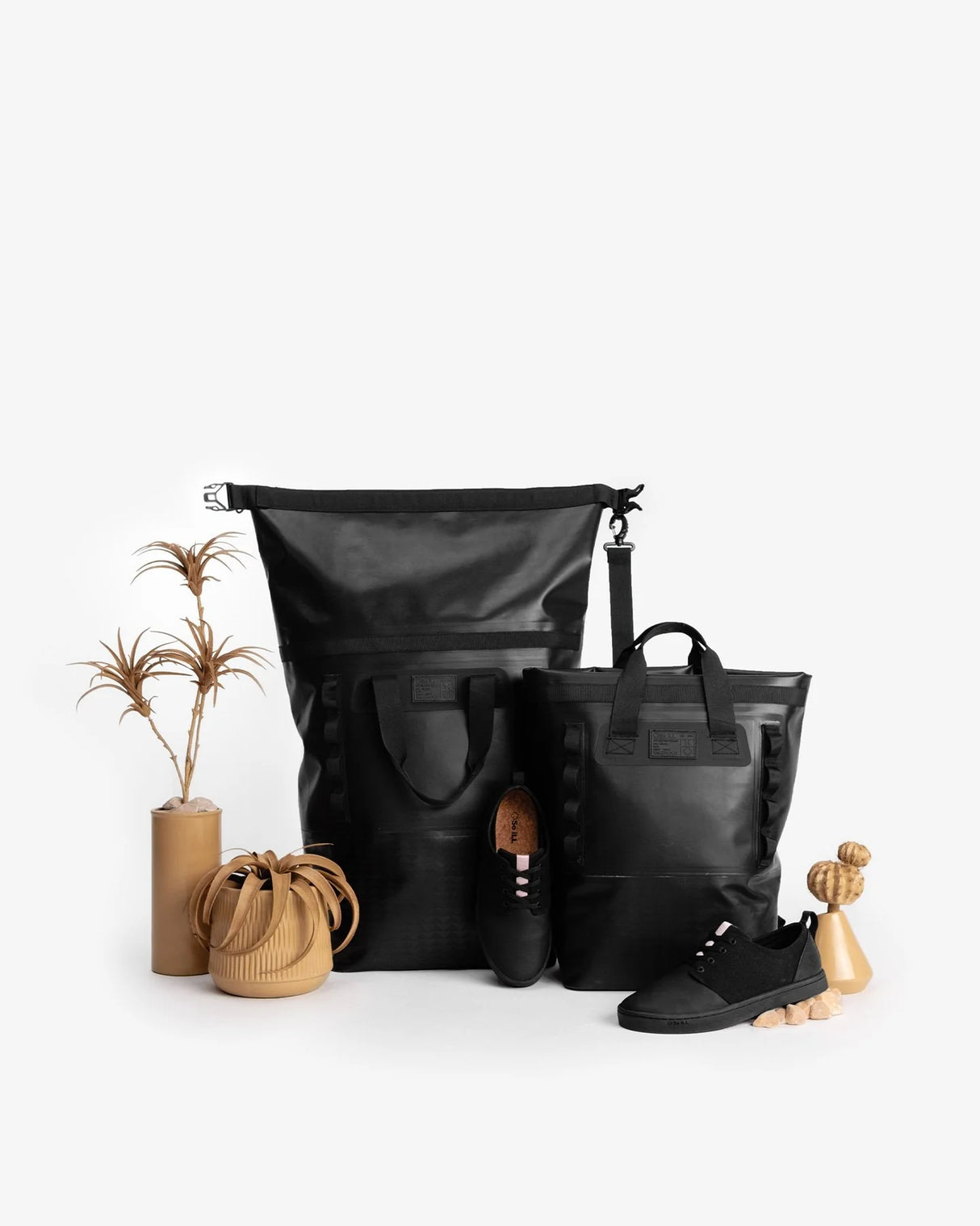 So iLL On The Roam by Jason Momoa Dirt Bag - Black - Sportandleisure.com