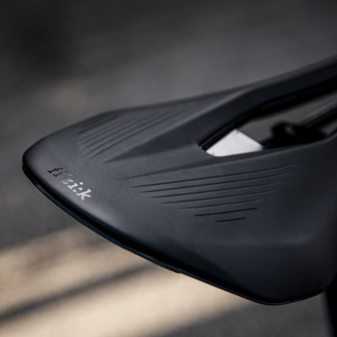 Fizik Vento Argo R3 Kium Road Saddle - Sportandleisure.com
