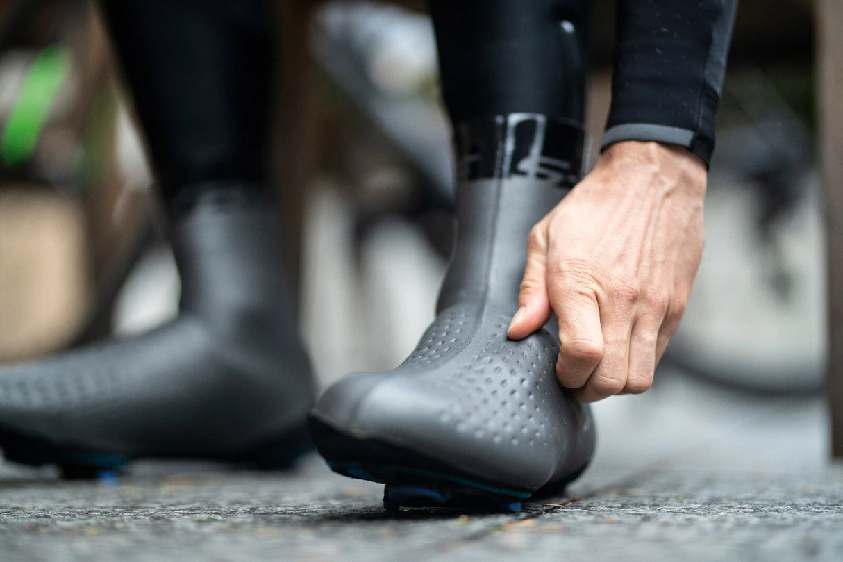 Shimano Men's S-PHYRE Insulated Overshoe - Sport & Leisure