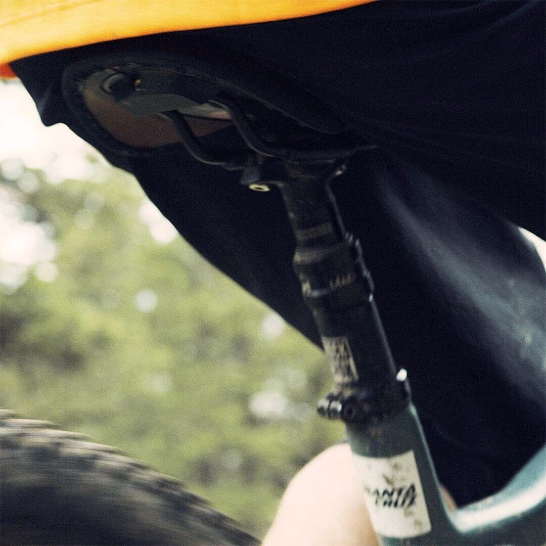 Fizik Terra Alpaca X5 Saddle - Black - Sportandleisure.com